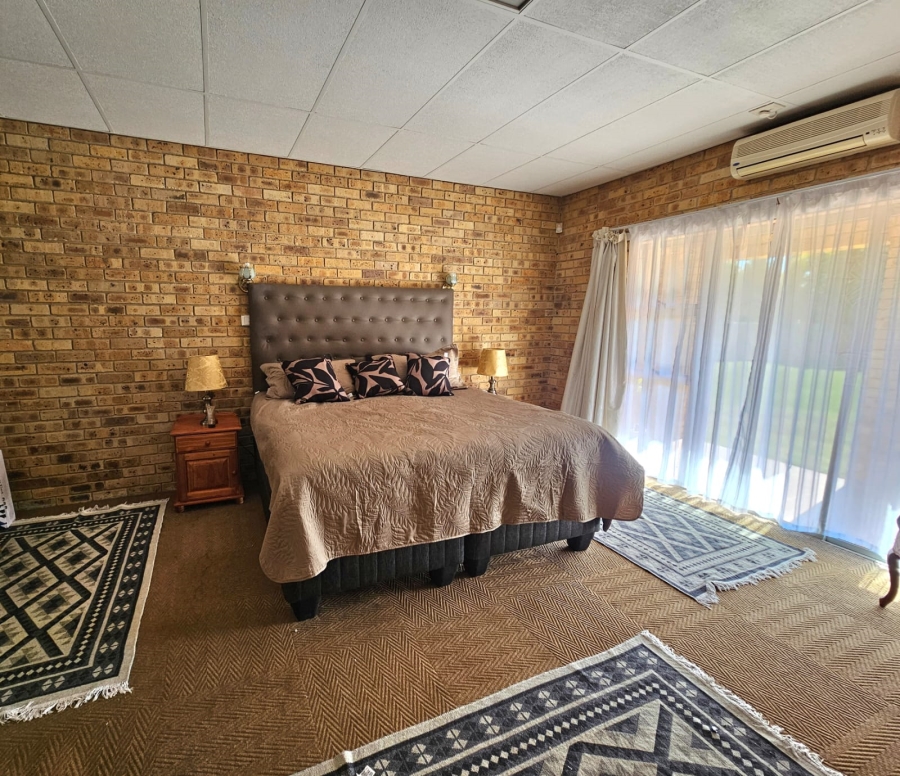 4 Bedroom Property for Sale in Jim Fouchepark Free State